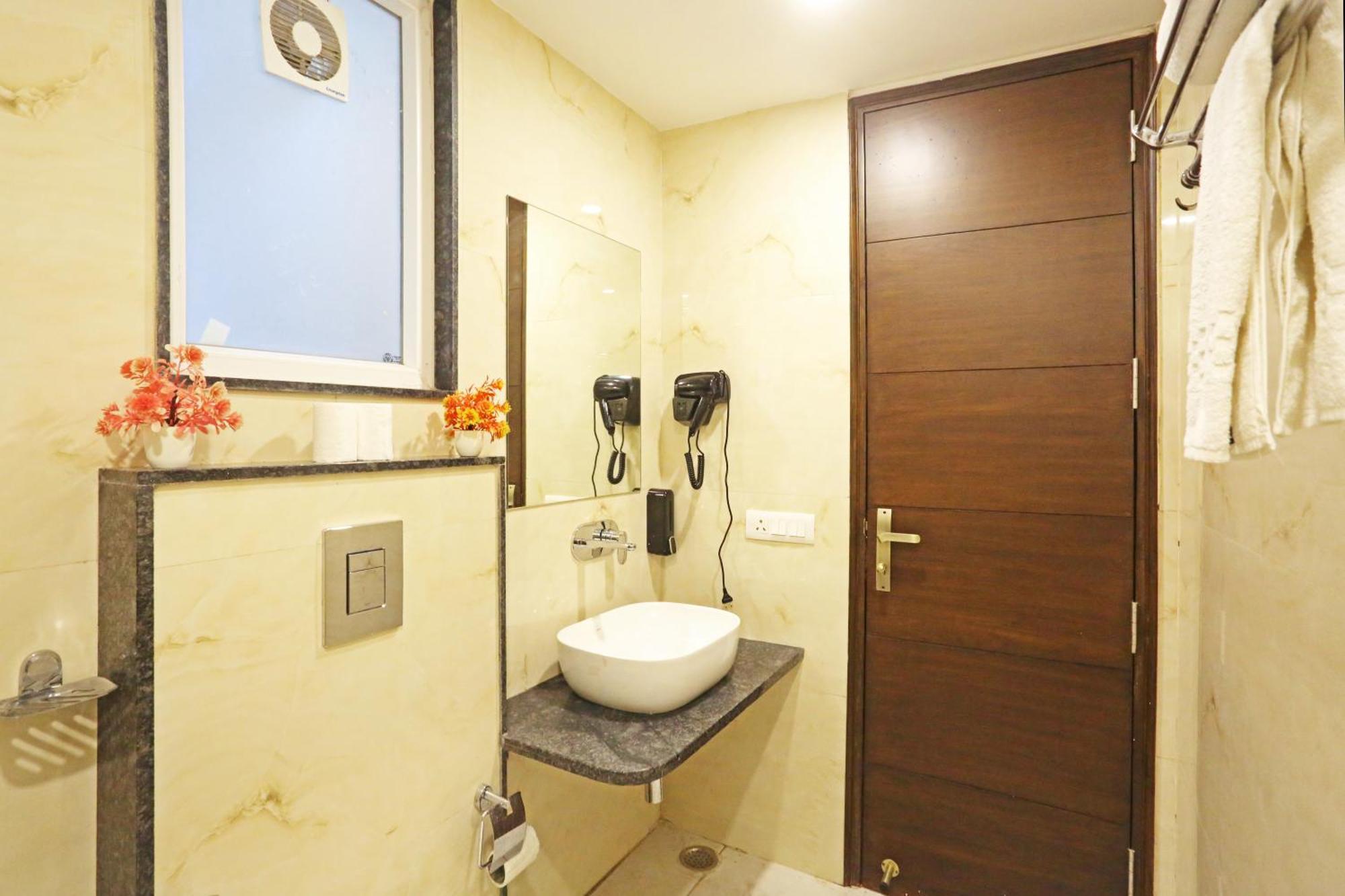 Frankstay By Hotel Mayfair Newly Built - New Delhi Exterior photo